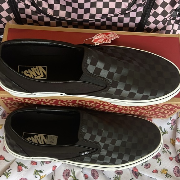 Vans Men’s Classic Slip-On (Checkerboard)Black/Black
VN000EYE276
Sneakers - Picture 3 of 15